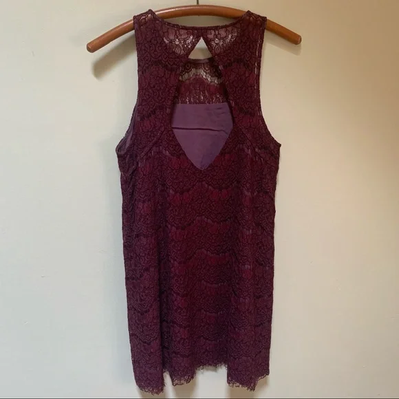 Kimchi Blue ~ Lace A-line Sleeveless Dress - Picture 4 of 11